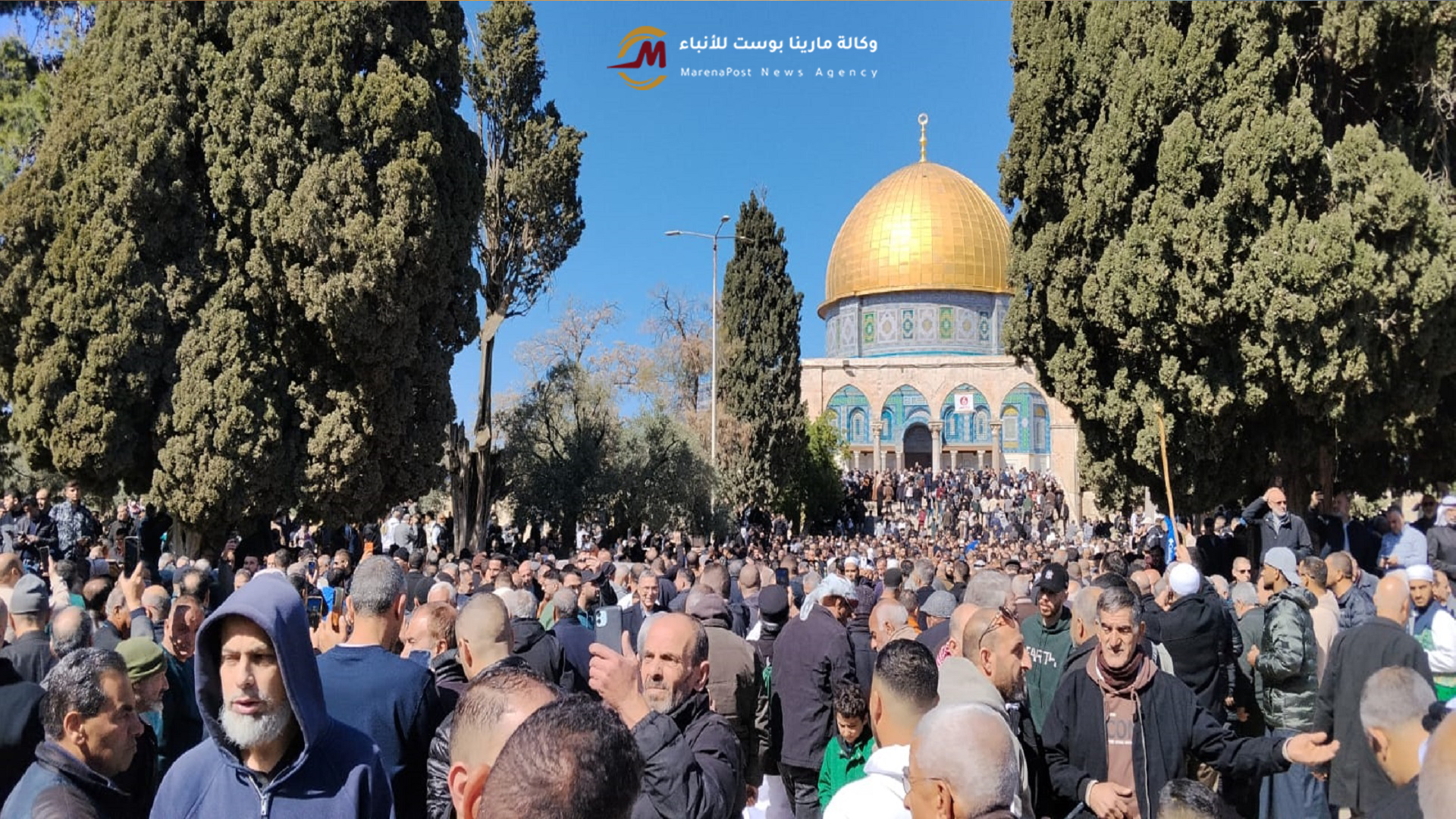 توافد الآلاف من المصلين لأداء صلاة الجمعة الأولى في  المسجد الأقصى المبارك