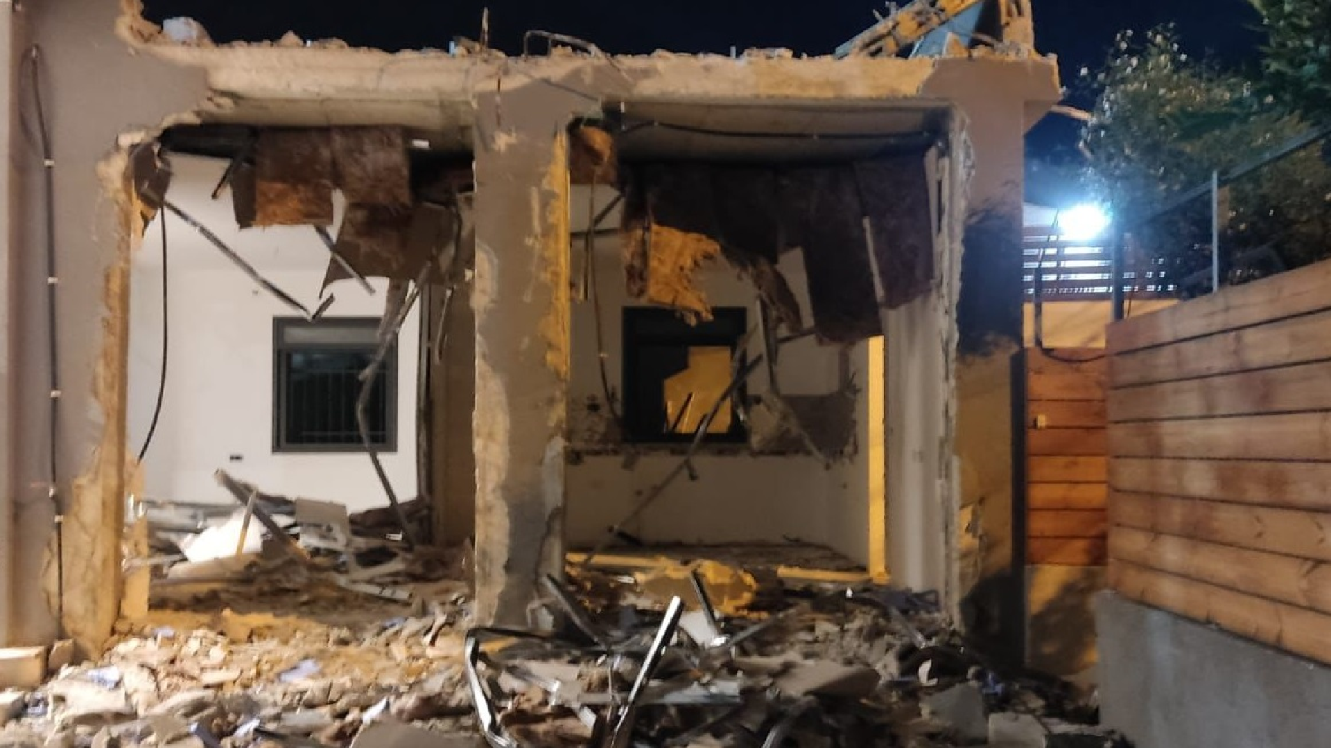 إجبار مقدسي على هدم منزله ذاتياً في صور باهر جنوب شرق القدس