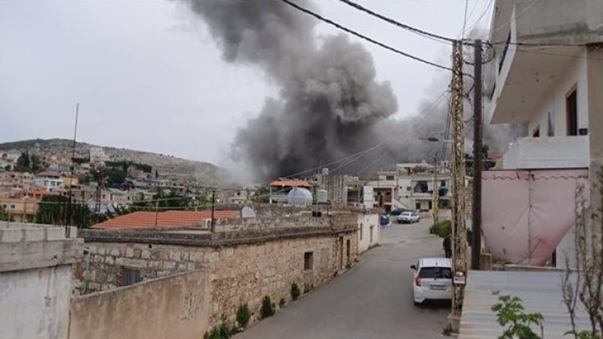 18 شهيدًا و8 جرحى في غارات إسرائيلية على بلدة صير الغربية جنوب لبنان